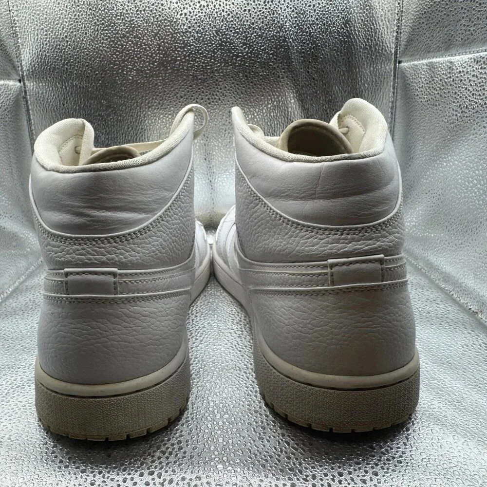 Size 13 Nike Air Jordan 1 Mid Triple White‎ Mens Basketball Shoes 554724-130